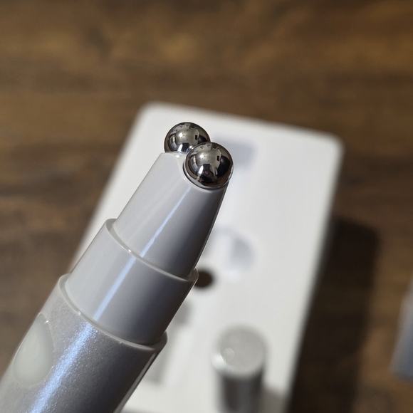 Nuface Fix Microcurrent device - Picture 4 of 5